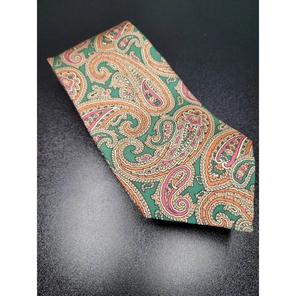 Chaps Ralph Lauren Men's Necktie Green Paisley Silk 3.75
